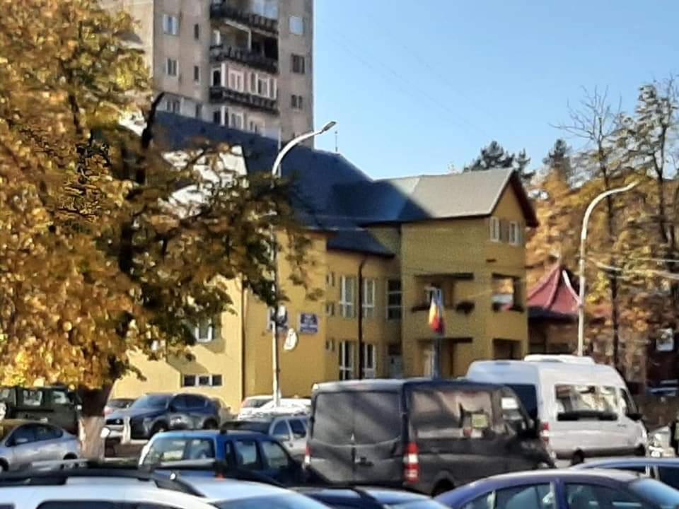 Cazare Apartament Cu 2 Camere Nehoiu Eksteriør billede